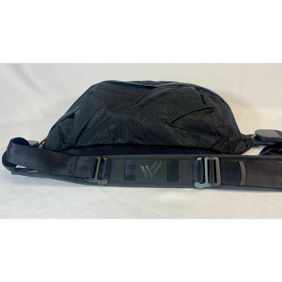 NWOT Fuller Foundary Crossbody Backpack NWOT Black Adjustable Shoulder - Picture 6 of 10